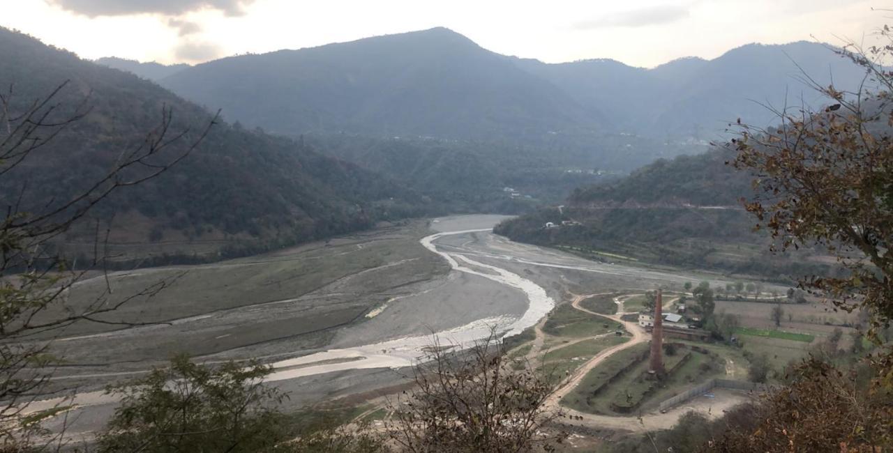 Nakshatra Resort Kunihar Esterno foto