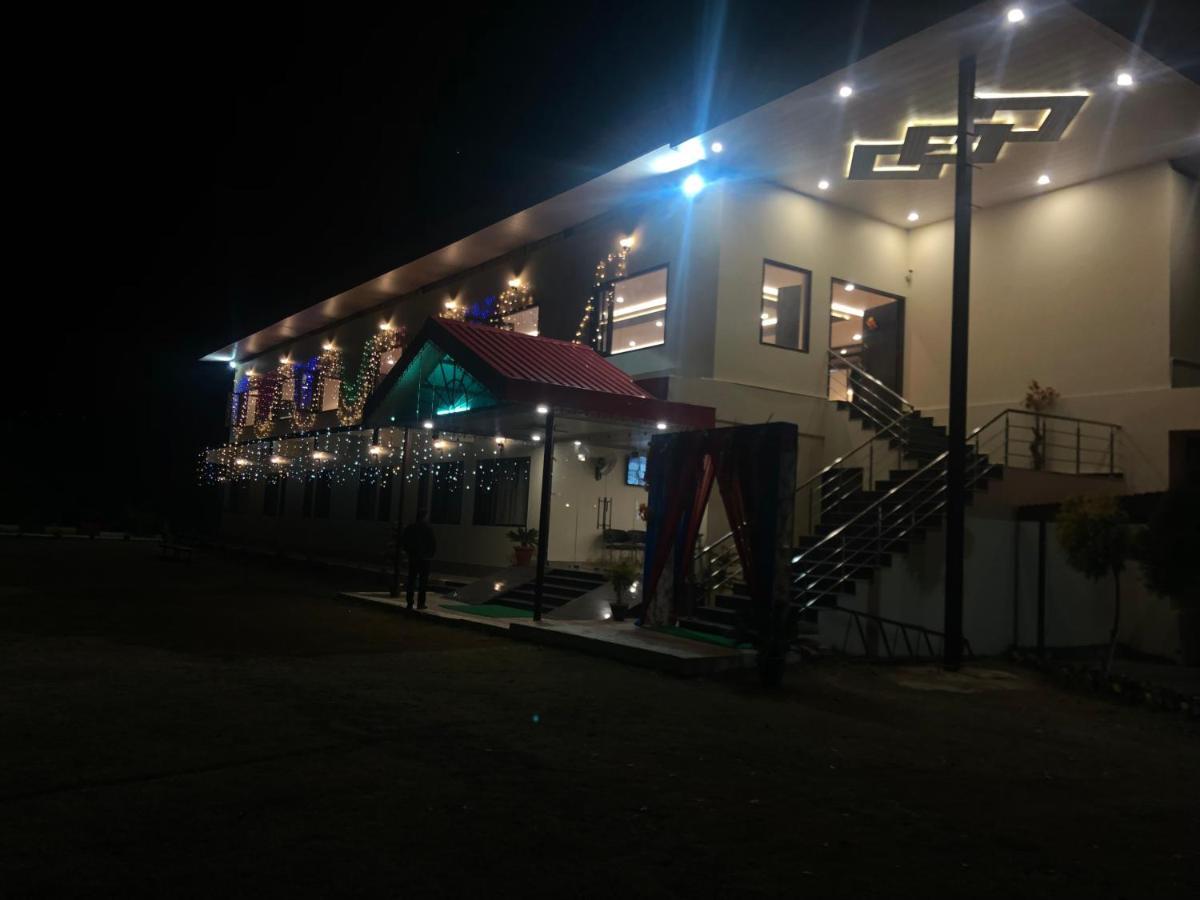 Nakshatra Resort Kunihar Esterno foto