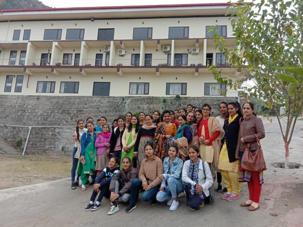 Nakshatra Resort Kunihar Esterno foto