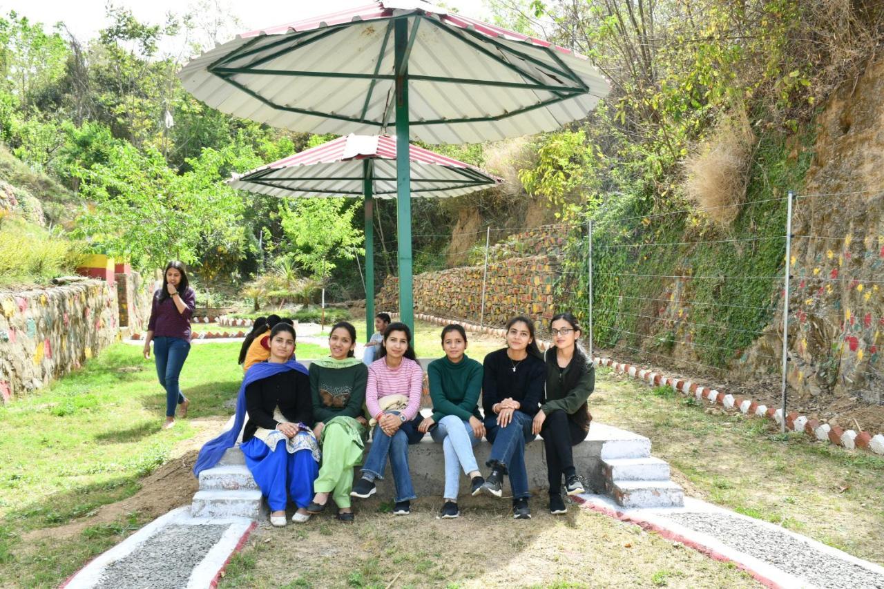 Nakshatra Resort Kunihar Esterno foto
