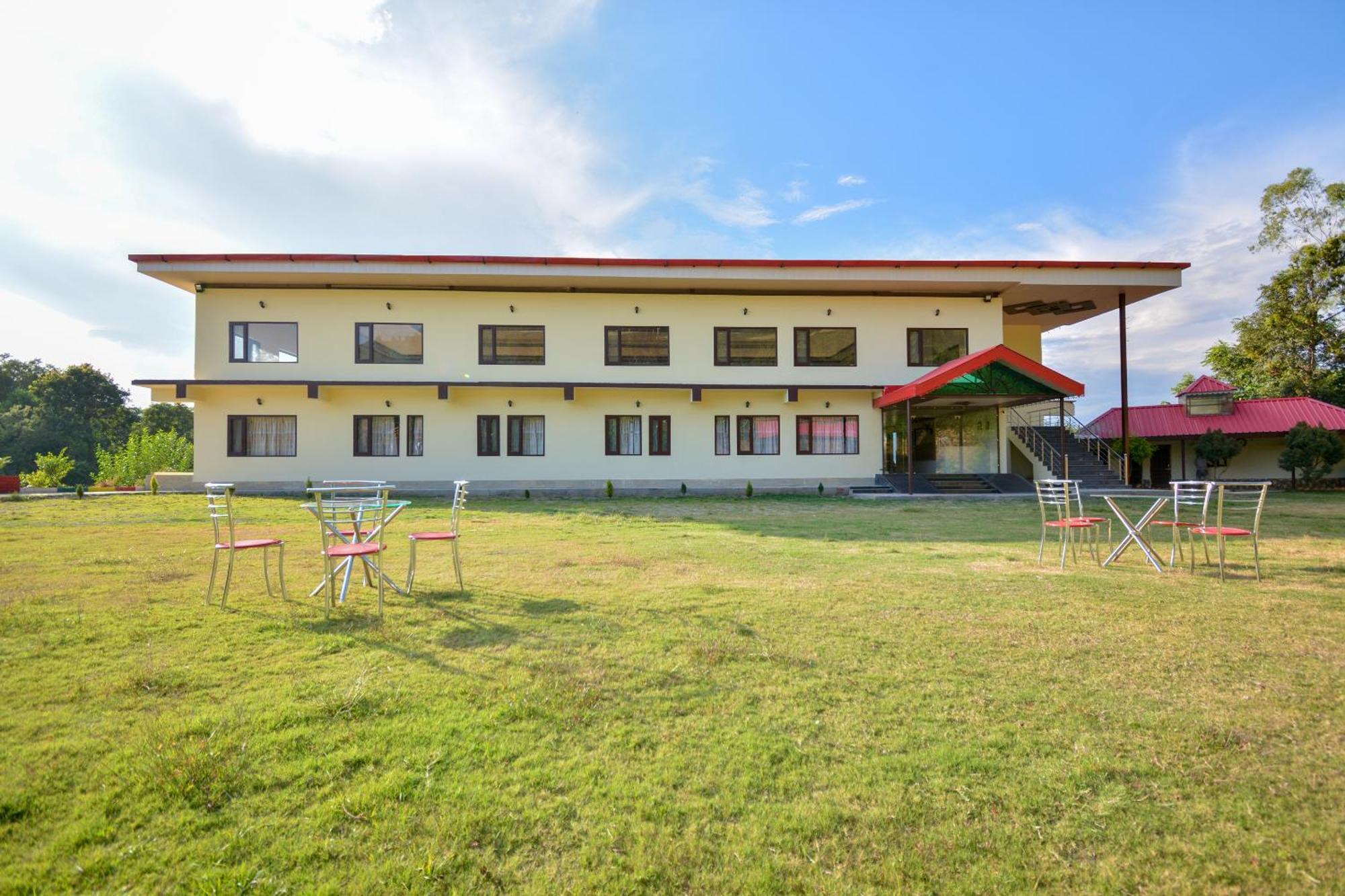 Nakshatra Resort Kunihar Esterno foto