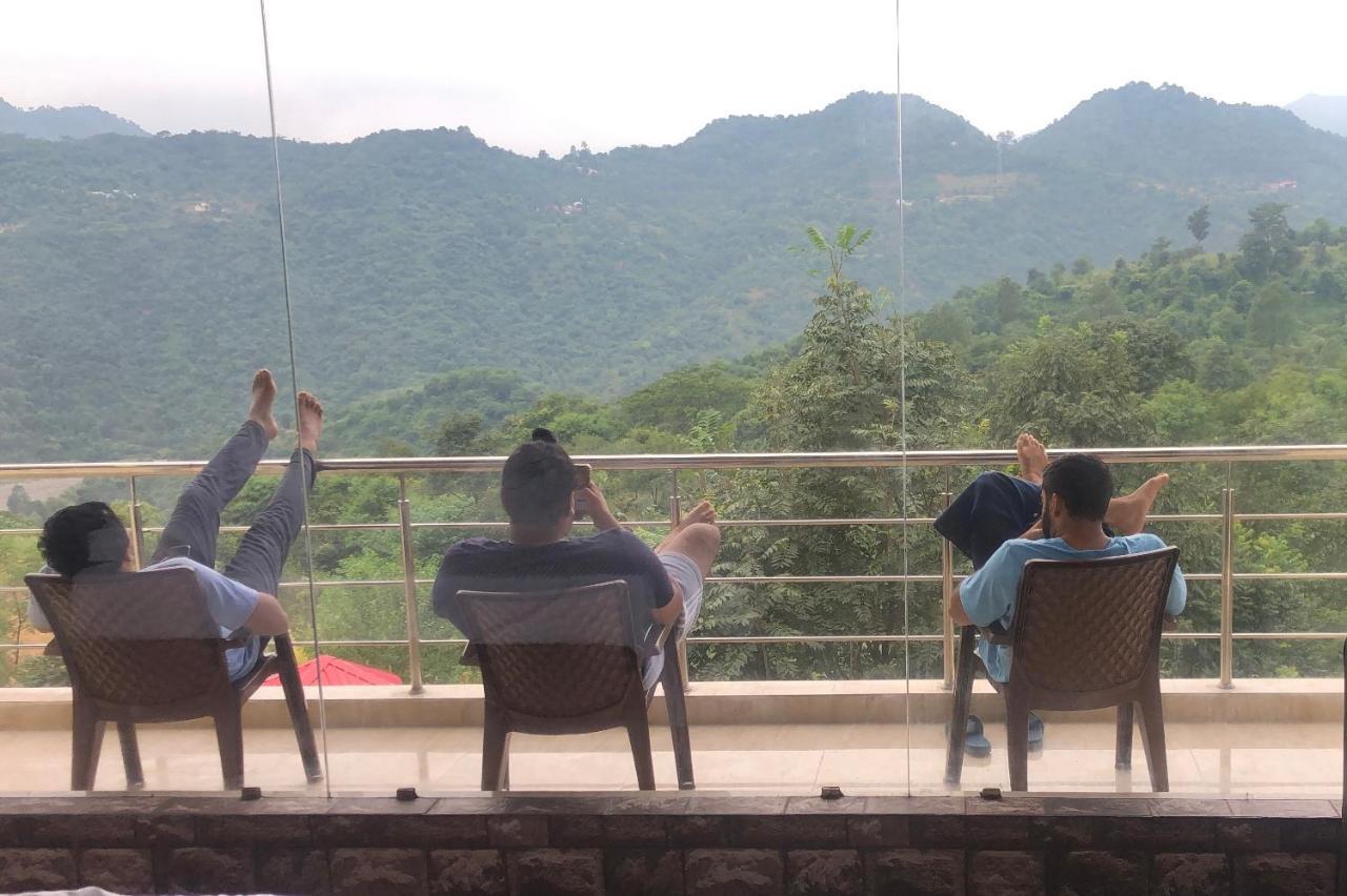 Nakshatra Resort Kunihar Esterno foto